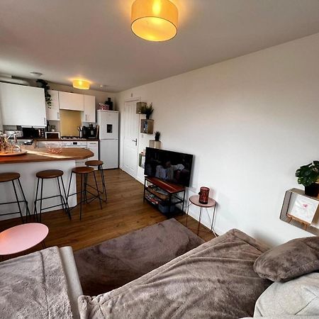 Two Bedroom Apartment In Barry-Close To Beach Extérieur photo