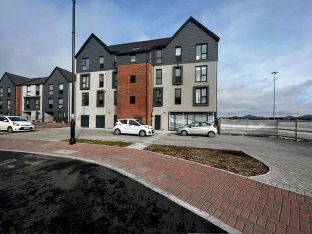 Two Bedroom Apartment In Barry-Close To Beach Extérieur photo