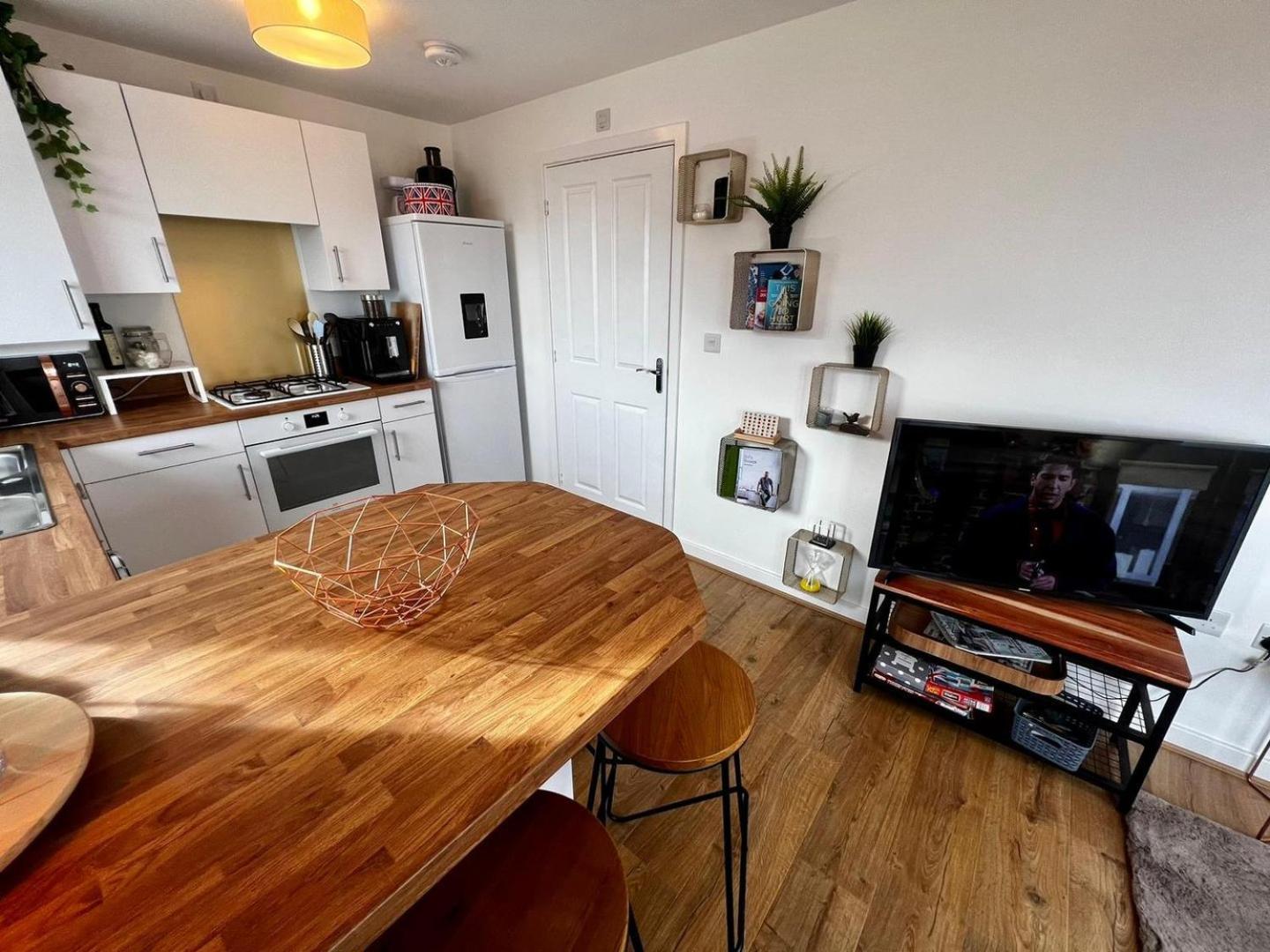 Two Bedroom Apartment In Barry-Close To Beach Extérieur photo